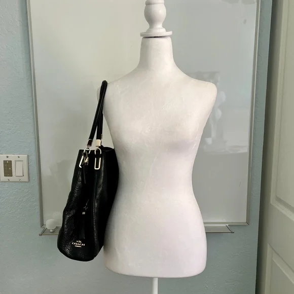 Coach Elegant Black Leather Tote Bag - Picture 2 of 13